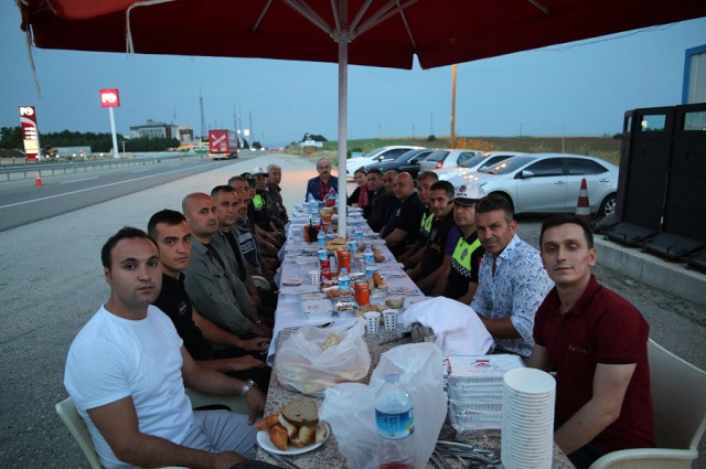 Emniyet Müdürü Görevdeki Polislerin İftarına Katıldı