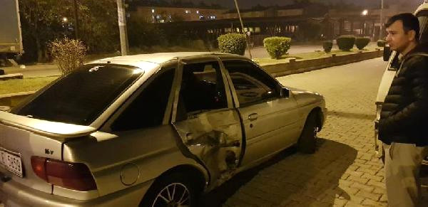 Nazilli de Motosiklet Otomobile Çarptı: 2 Kişi Yaralandı