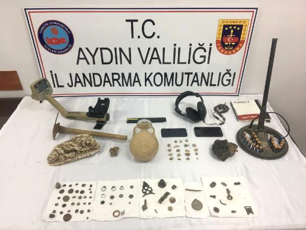 Evlerinde Tarihi Eserle Yakalanan Baba- Oğula Gözaltı