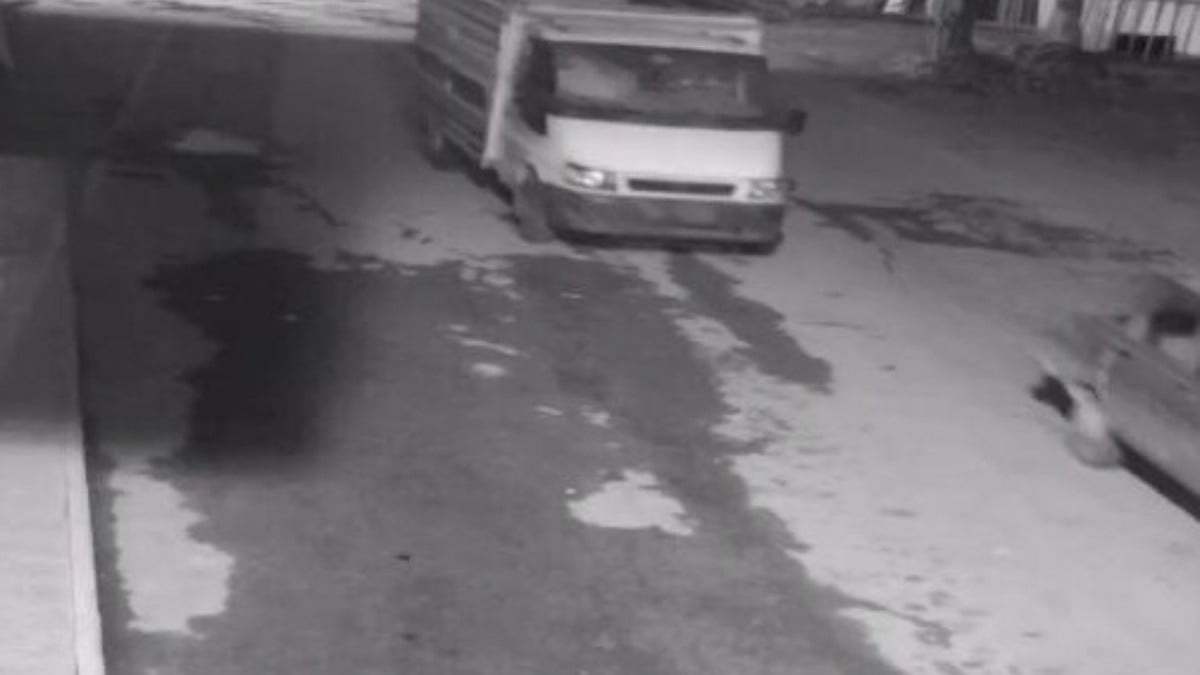 Malatya’da hırsızlık olayı: Kamyoneti halatla çekerek götürdüler