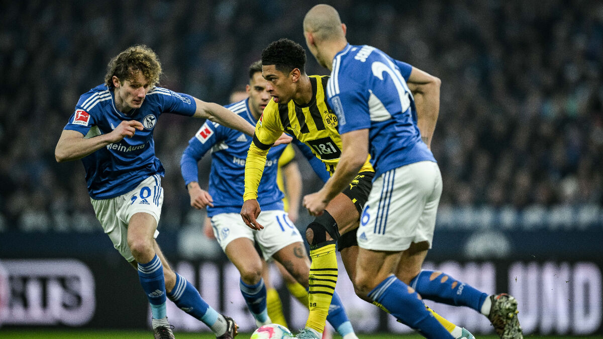 Schalke 04’ten zirve ortağı Borussia Dortmund’a çelme