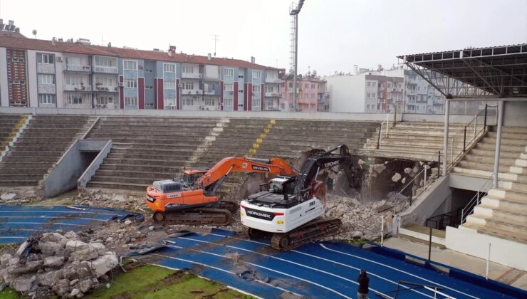 Aydın Adnan Menderes Stadyumu Yıkıma Başlandı