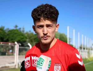 Sivasspor’un genç futbolcusu Emirhan Başyiğit, formayı alıp ulusal ekibe gitmek istiyor