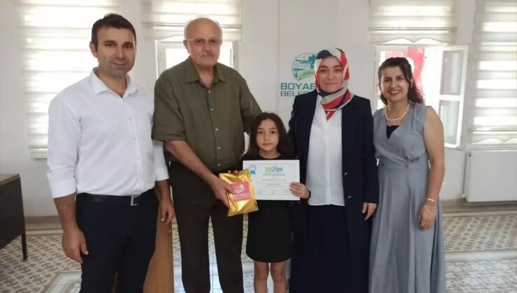 Boyabat’ta İngilizce Yaz Kursu Muvaffakiyet Dokümanı Dağıtıldı