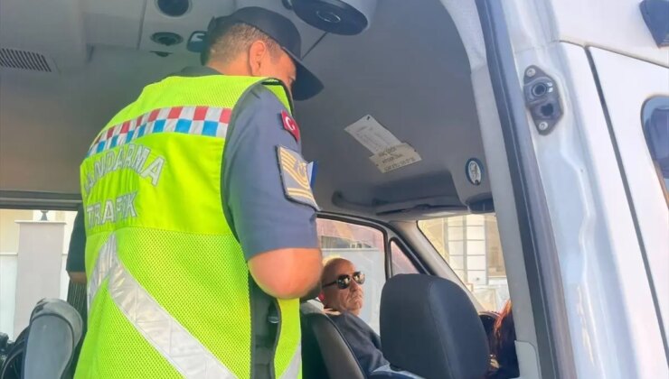 Antalya’da Okul Servis Araçlarına Kontrol Yapıldı