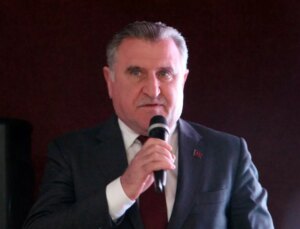 Bakan Bak: Bizi durduramayacaklar