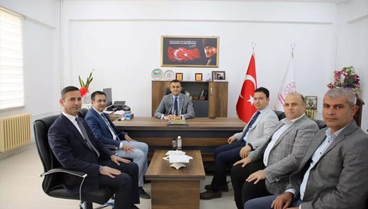 Hasankeyf Kaymakamı İmrak, İlçe Ulusal Eğitim Müdürlüğü’ne Ziyarette Bulundu