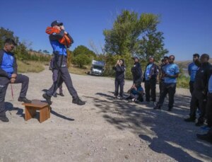 Savaş Muhabirleri İçin Suda Hayatta Kalma Eğitimi