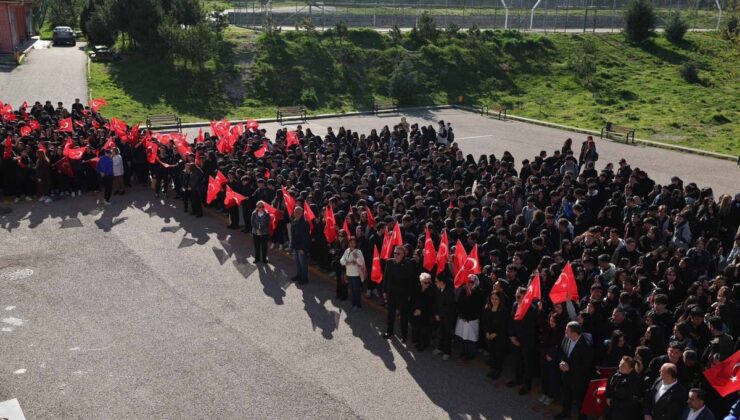 Eğitim-Bir-Sen Genel Başkanı Yalçın: ‘Öğretmen bayraktır, eğitimin bayraktarıdır’