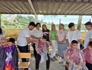 Bayram öncesi manalı dokunuş: Miniklere fiyatsız tıraş