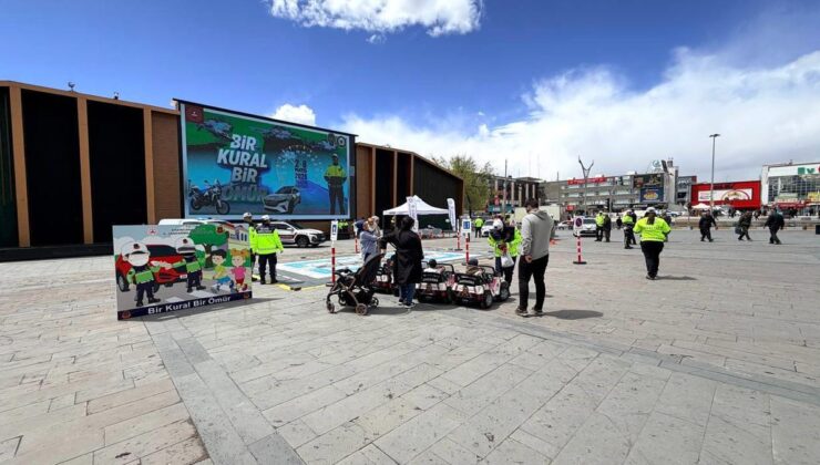 Erzincan’da uygulamalı trafik eğitimi verildi
