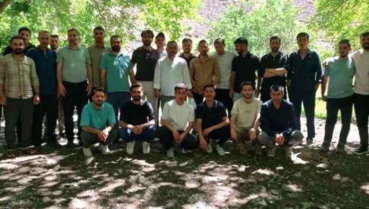 ‘Umre Ödüllü Gençlik Bilgi Yarışı’na katılan gençlere piknik sürprizi